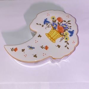 Prestige Place Trinket flower